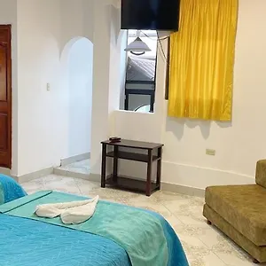 Maison d'hôtes Carliza Ii Backpackers, Puerto Ayora (Galapagos Islands)